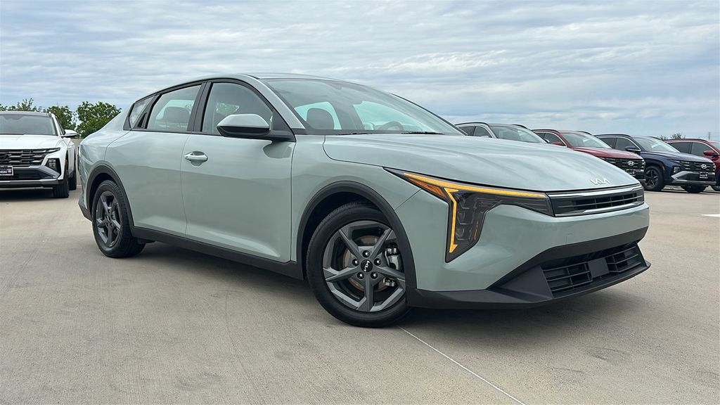2025 Kia K4 LXS Blue at Baytown Hyundai