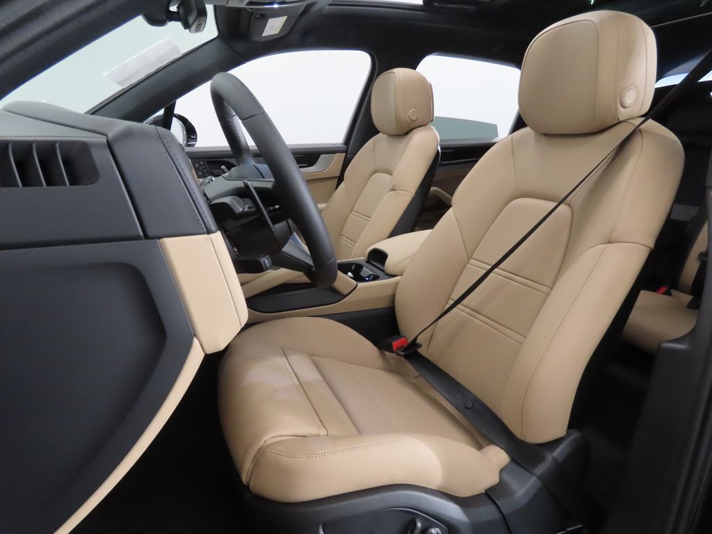 Thumbnail: 2026 Porsche Cayenne - 5