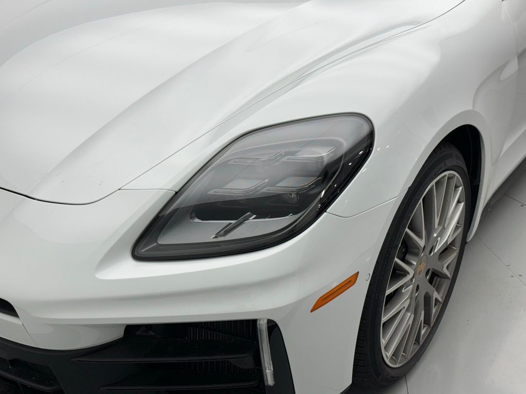 2024 Porsche Panamera 4 30