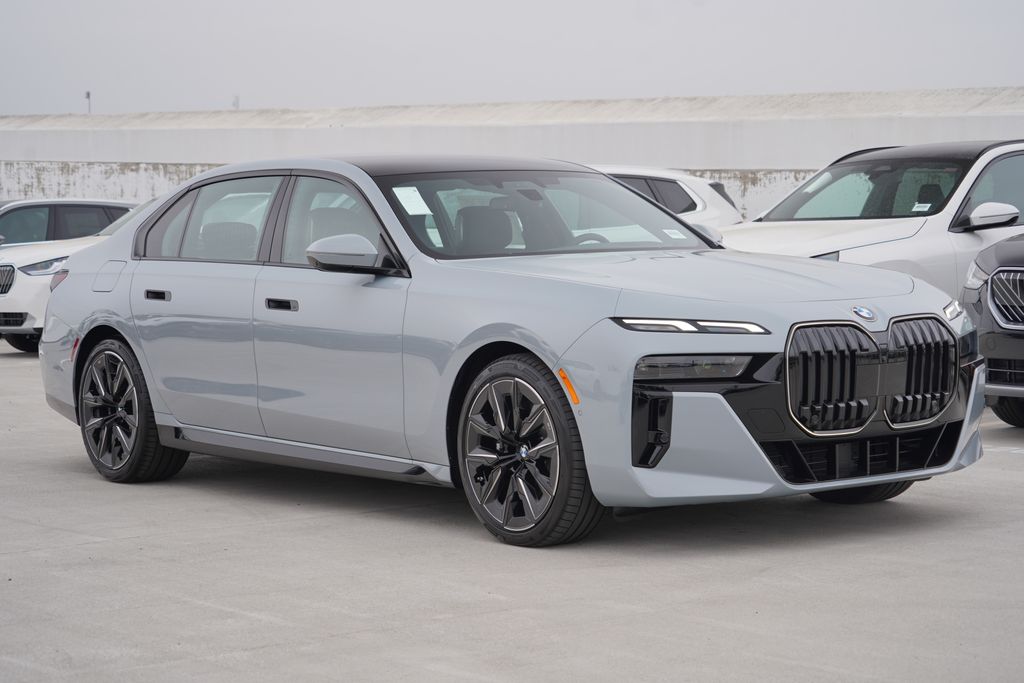 Thumbnail: 2026 BMW 7 Series - 3