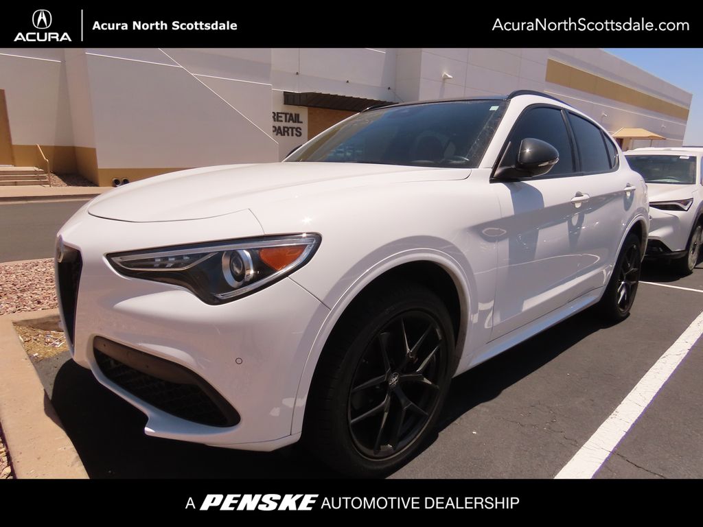 Thumbnail: 2021 Alfa Romeo Stelvio - 1