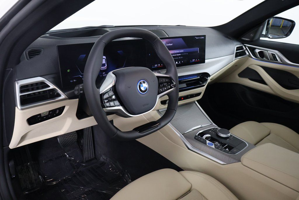 Thumbnail: 2025 BMW i4 - 7