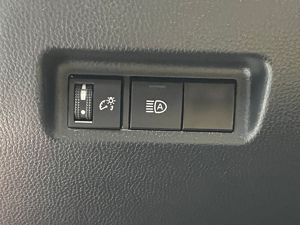 Thumbnail: 2023 Toyota RAV4 - 20