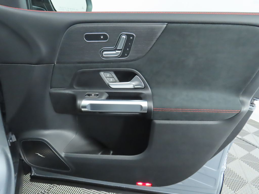 Thumbnail: 2026 Mercedes-Benz GLB - 26