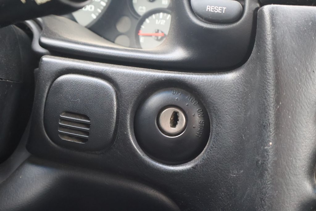 Thumbnail: 2001 Chevrolet Corvette - 26