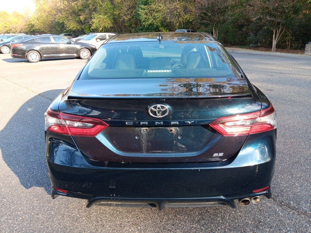 2021 Toyota Camry SE 4