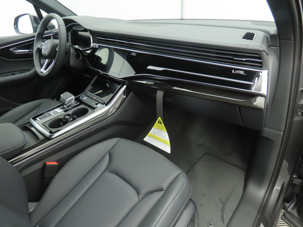 Thumbnail: 2025 Audi Q7 - 19