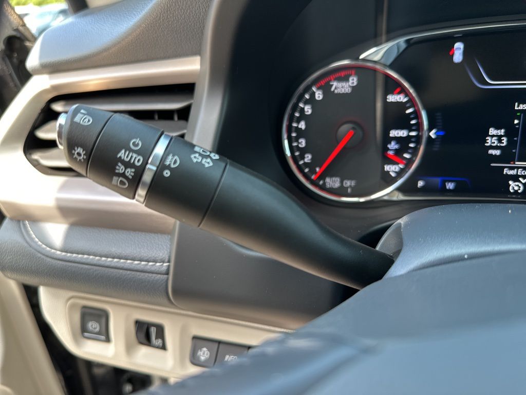 2022 GMC Acadia Denali 24