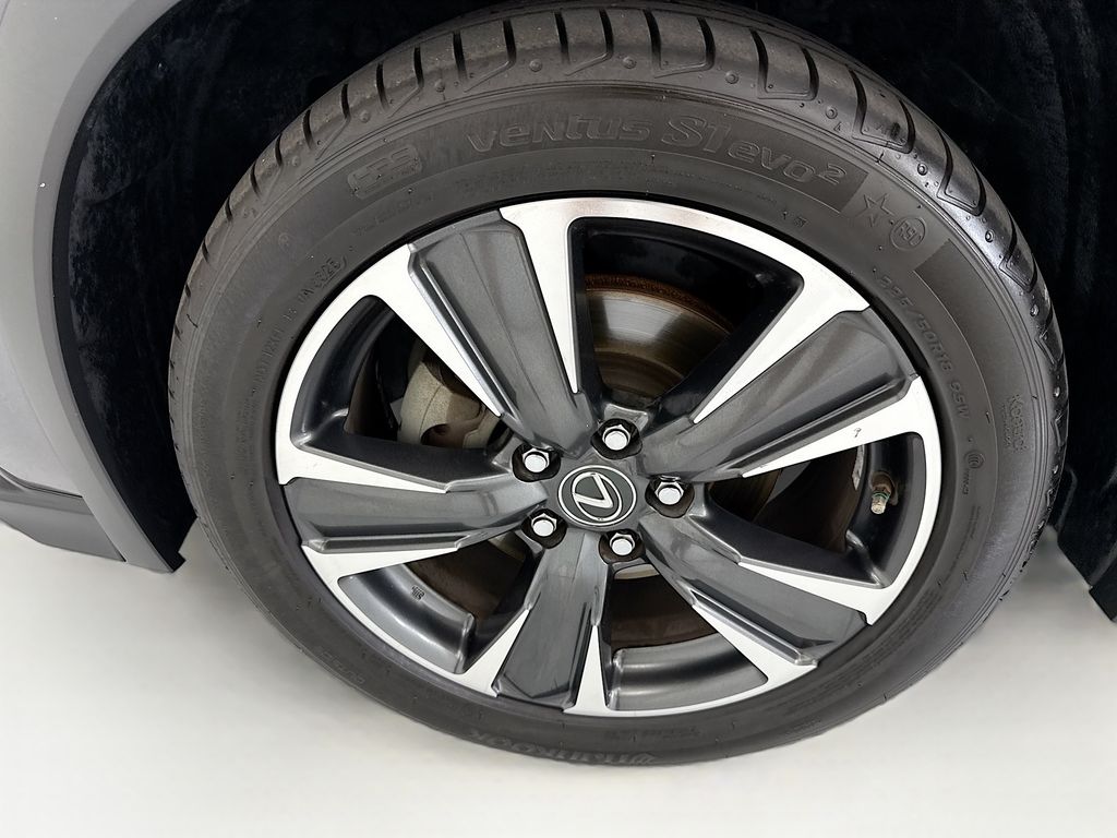 Thumbnail: 2019 Lexus UX - 28