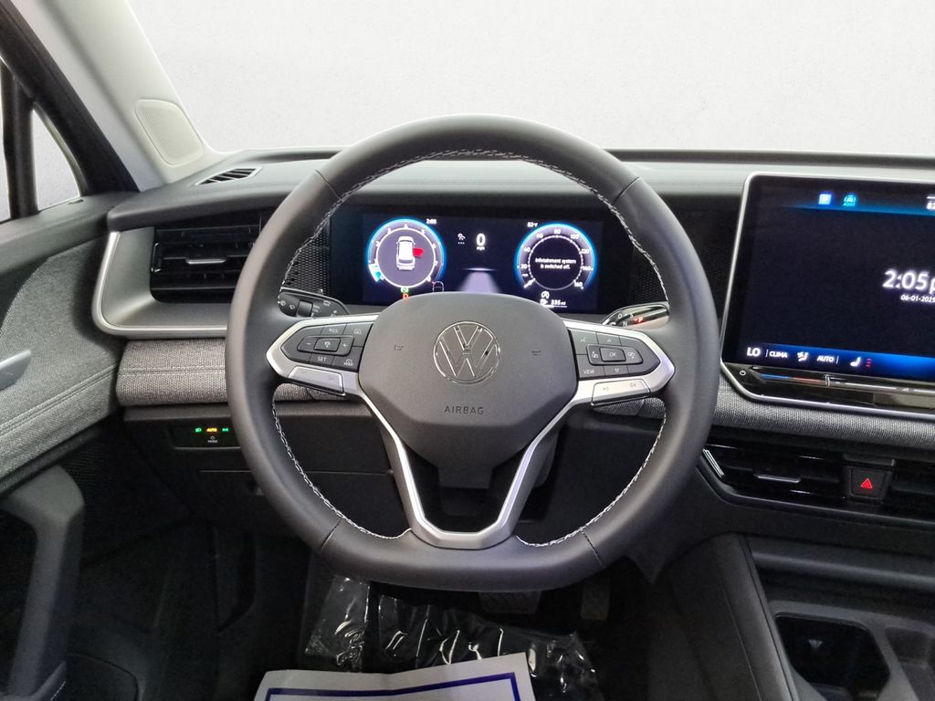 used 2025 Volkswagen Tiguan car, priced at $25,999