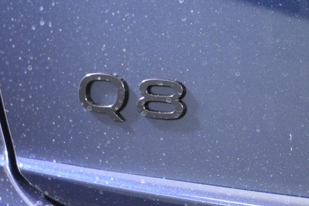 Thumbnail: 2026 Audi Q8 - 19