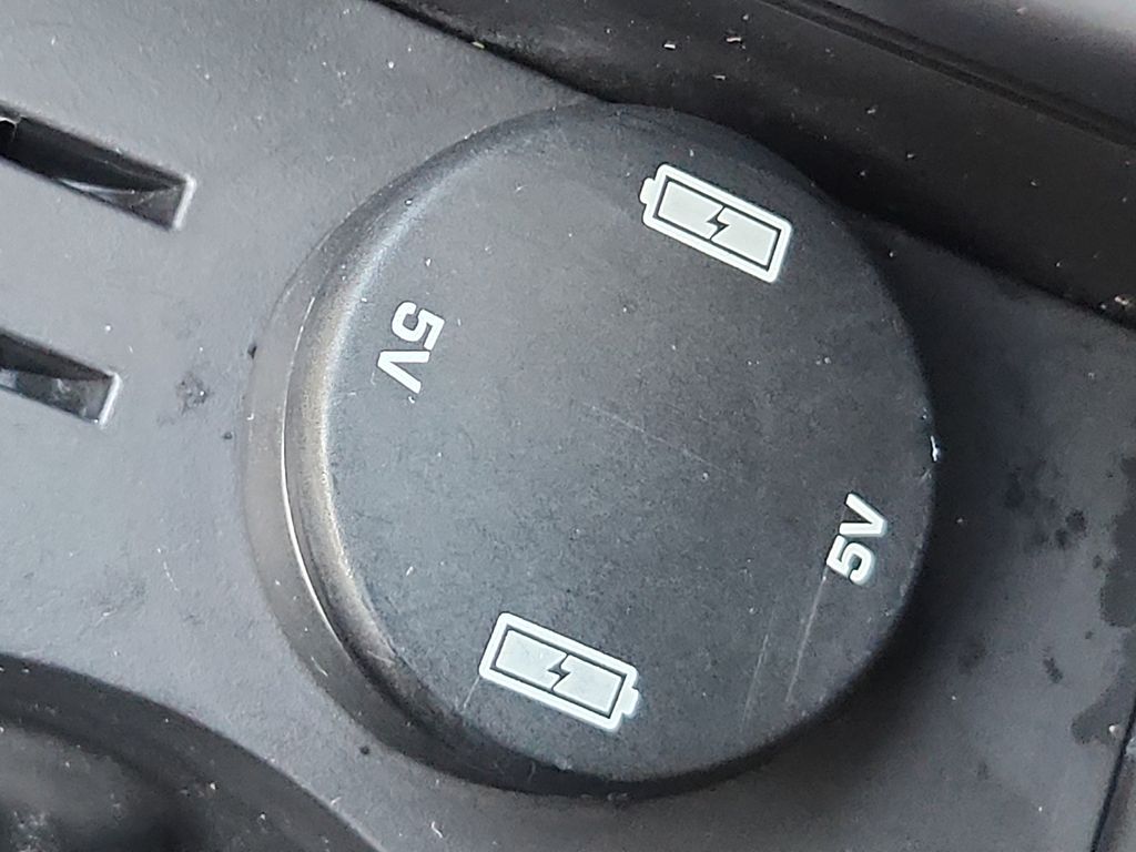 Thumbnail: 2019 Land Rover Discovery Sport - 26