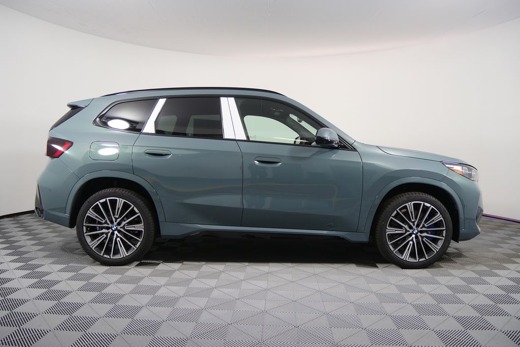 Thumbnail: 2026 BMW X1 - 2