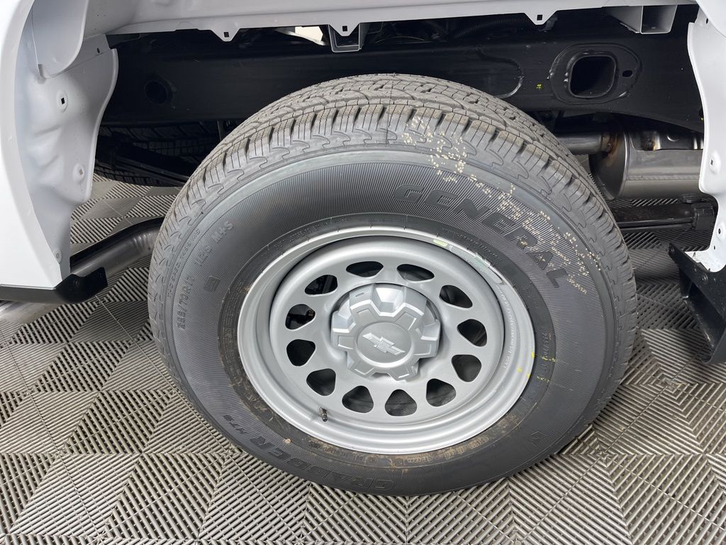 Thumbnail: 2026 Chevrolet Silverado 1500 - 15