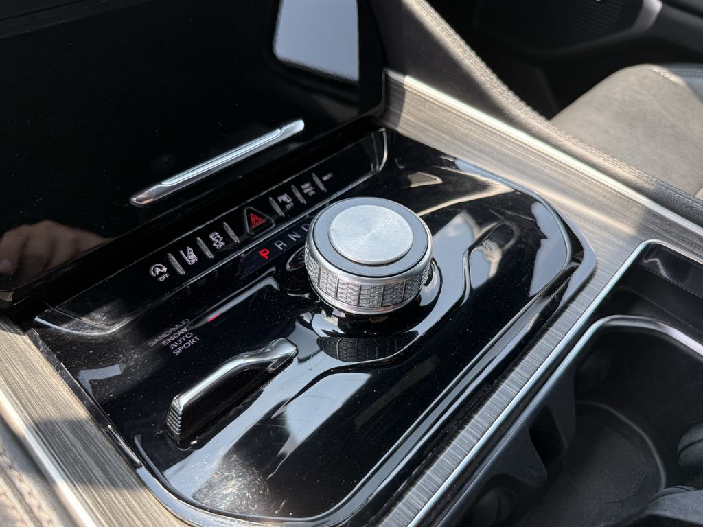 2024 Jeep Wagoneer Series II  at River Oaks CDJR