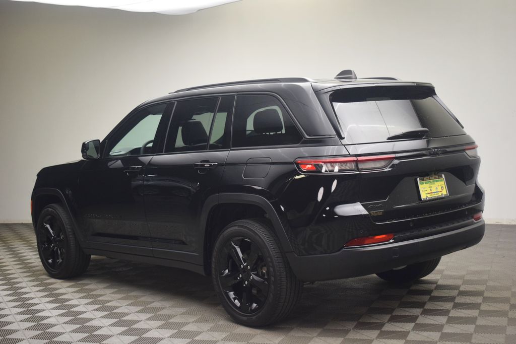 used 2024 Jeep Grand Cherokee car, priced at $32,000