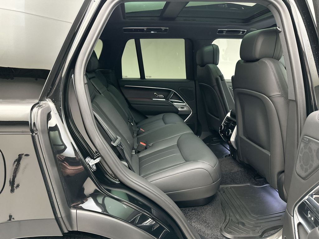 Thumbnail: 2025 Land Rover Range Rover - 5