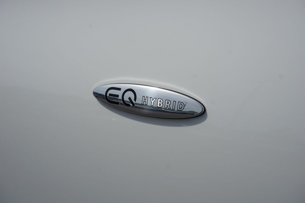 2025 Mercedes-Benz GLC 350 10