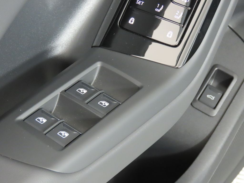 Thumbnail: 2027 Audi SQ6 e-tron - 28