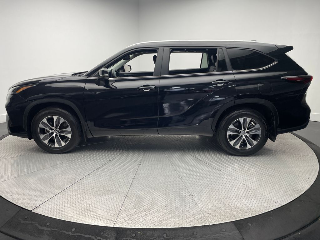 Thumbnail: 2024 Toyota Highlander - 8