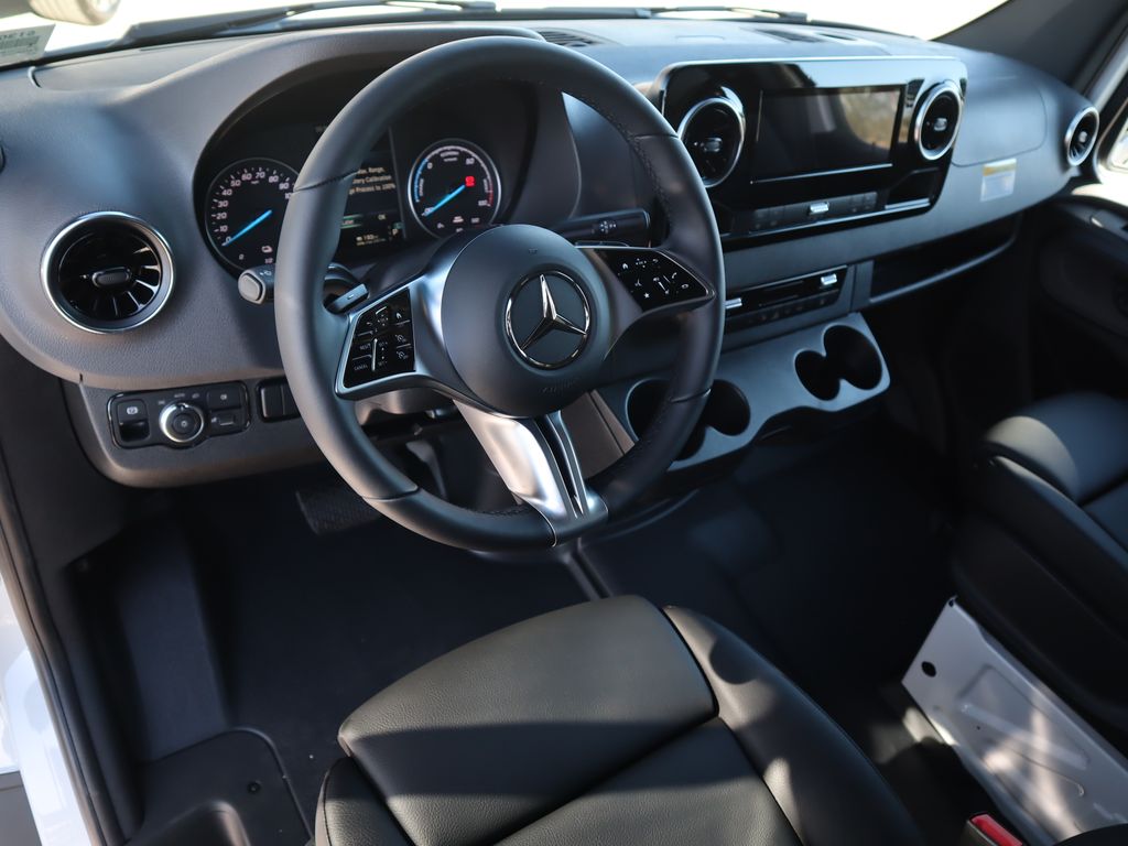 2024 Mercedes-Benz Sprinter 2500 10