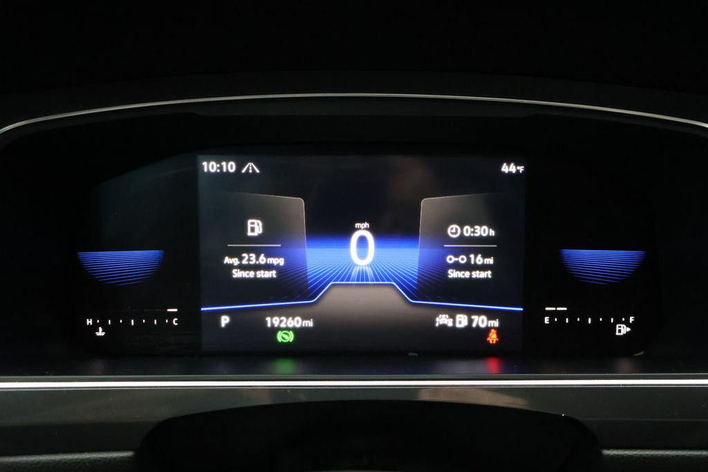 Thumbnail: 2022 Volkswagen Tiguan - 18