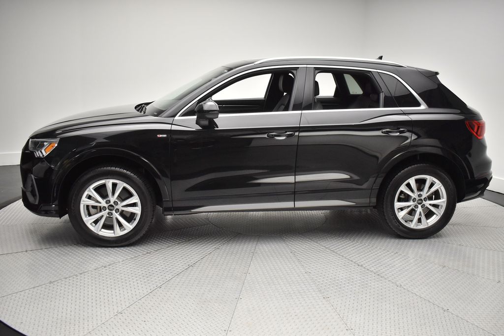 Thumbnail: 2023 Audi Q3 - 8