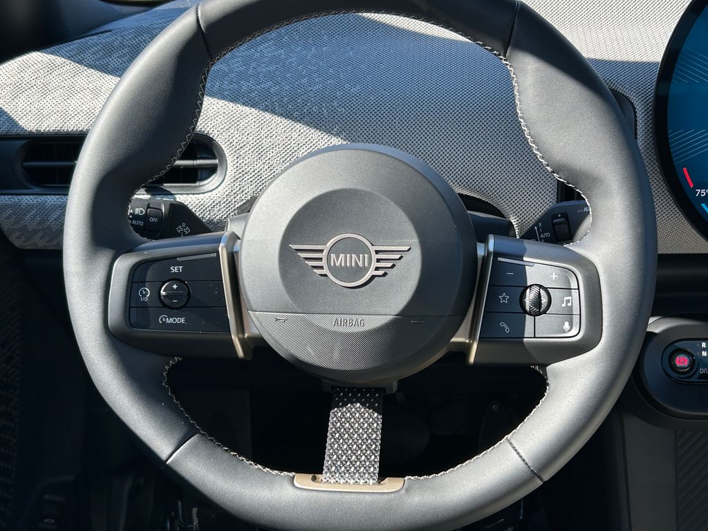 Thumbnail: 2025 MINI Cooper - 18