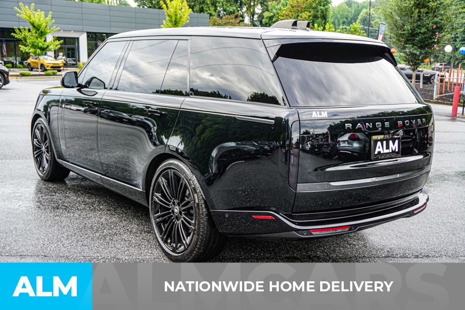 Used 2025 Black Land Rover SE image 4