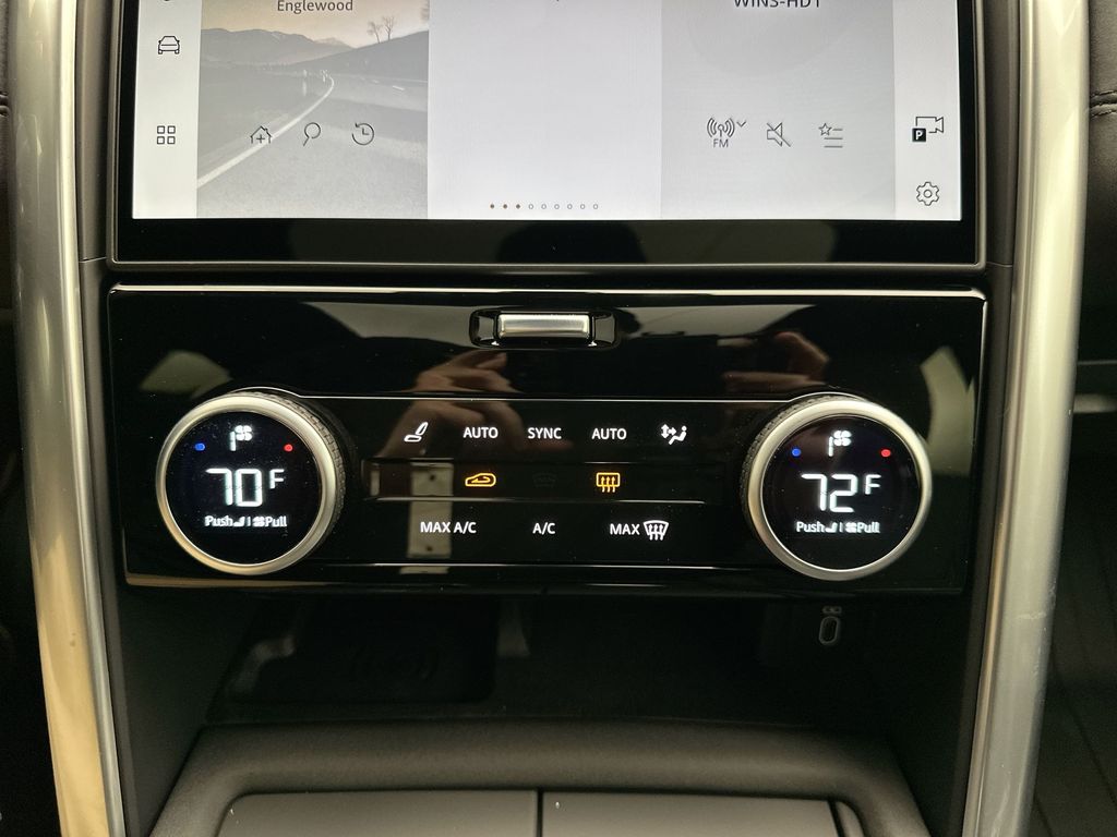 Thumbnail: 2026 Land Rover Discovery - 13