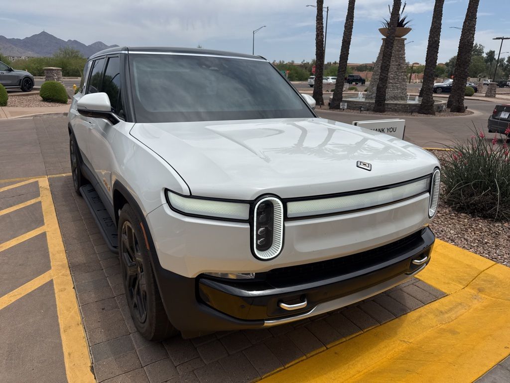 2024 Rivian R1S Adventure 2