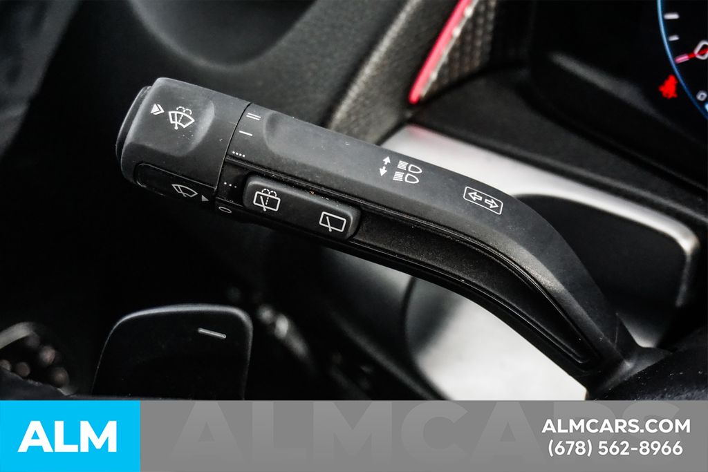 Used 2022 White Mercedes-Benz GLB 250 image 32
