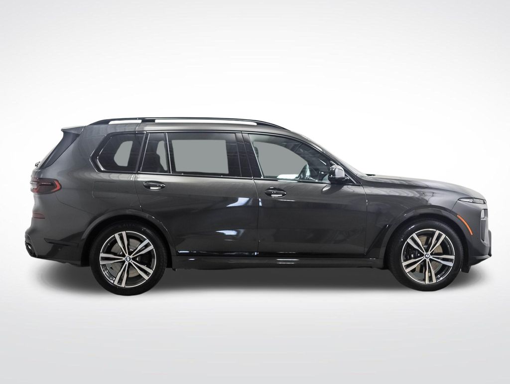Thumbnail: 2027 BMW X7 - 6