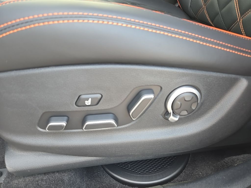 Thumbnail: 2026 Genesis GV70 - 19