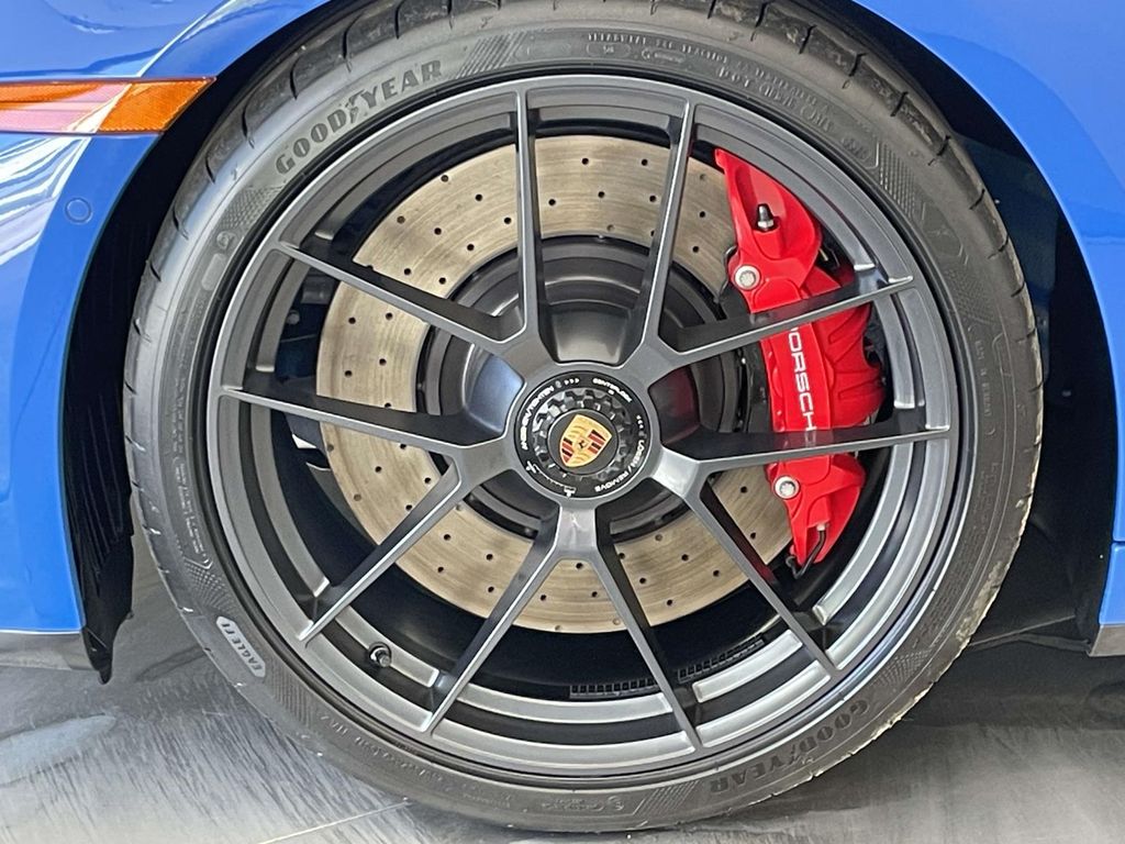 2026 Porsche 911 Carrera GTS - 10