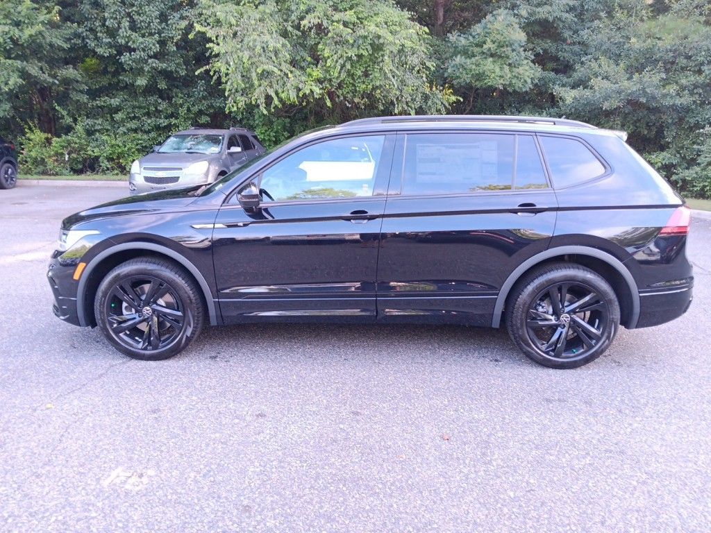 2024 Volkswagen Tiguan 2.0T SE R-Line Black 2