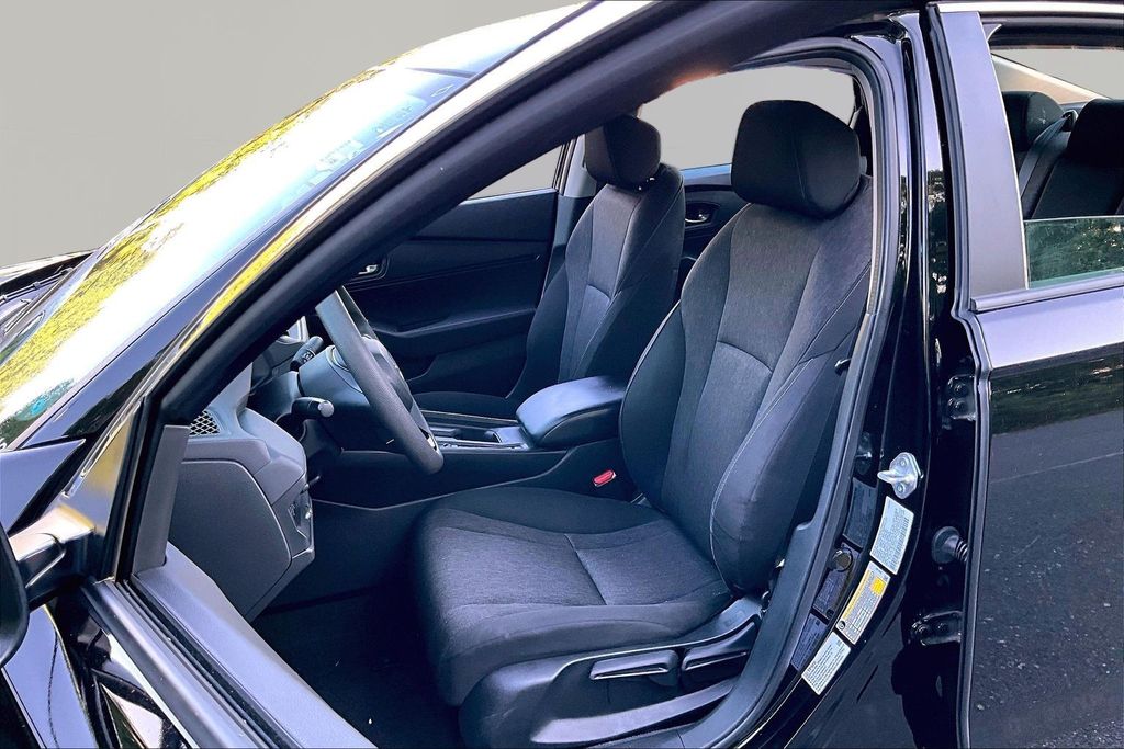 2023 Honda Accord LX - Photo 14