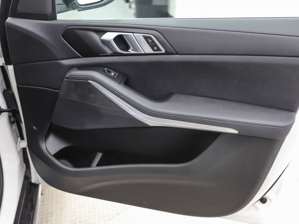 Thumbnail: 2022 BMW X5 - 28