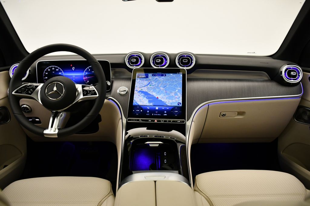 Thumbnail: 2025 Mercedes-Benz GLC - 15