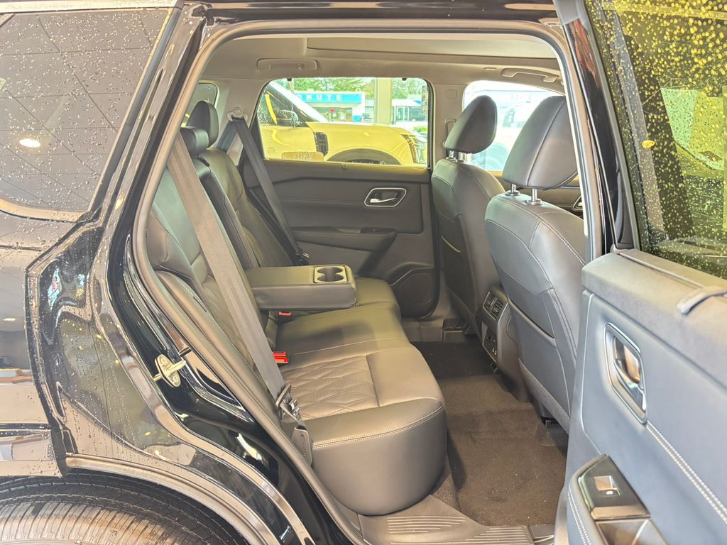 2025 Nissan Rogue Platinum