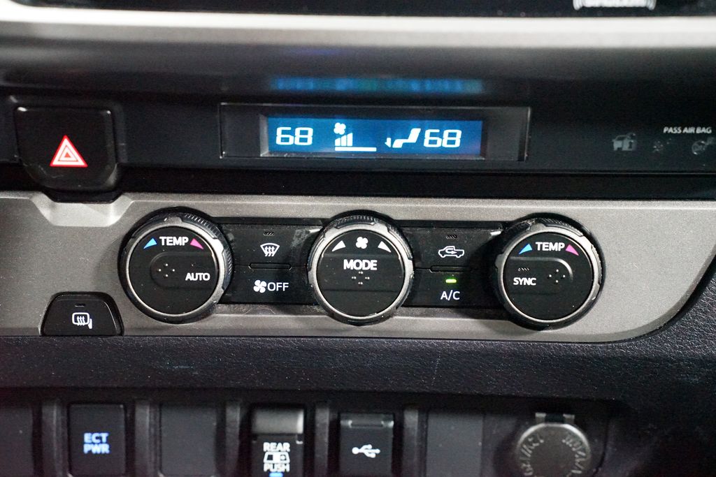 Thumbnail: 2021 Toyota Tacoma - 20