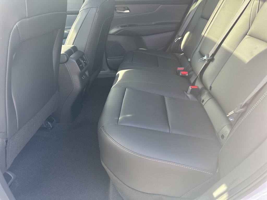 2025 Everest White Pearl Tricoat Nissan Murano SL AWD SUV