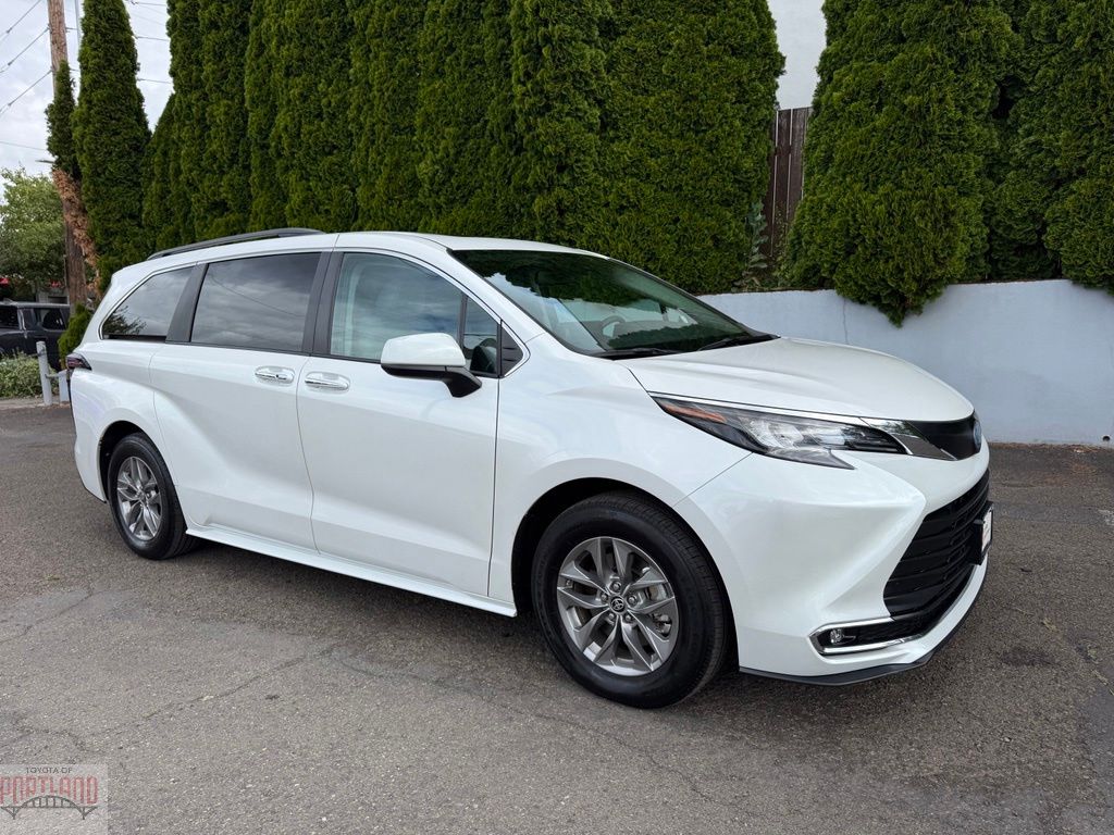 Pearl 2024 Toyota Sienna XLE 7-Passenger AWD Minivan All-Wheel Drive Continuously Variable Transmission
