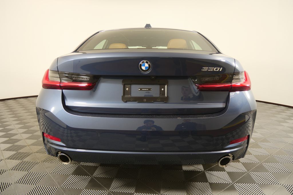 Thumbnail: 2025 BMW 3 Series - 4