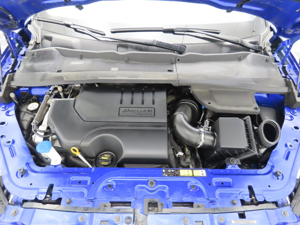 Thumbnail: 2018 Jaguar E-Pace - 29