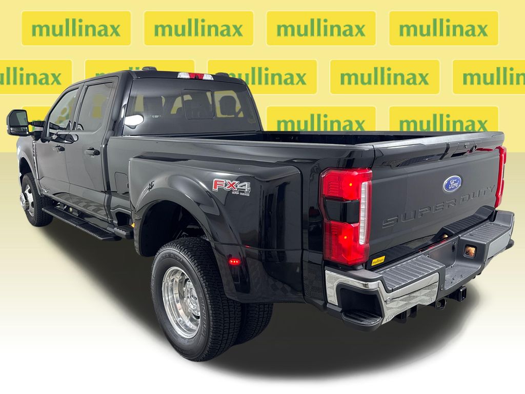 New 2026 Black Ford Lariat image 3