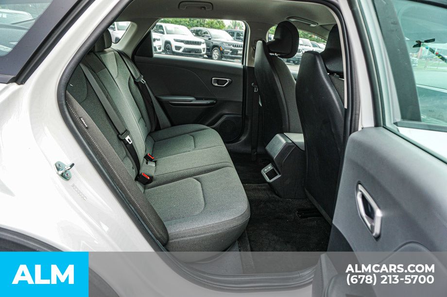 Used 2025 White Kia LXS image 21