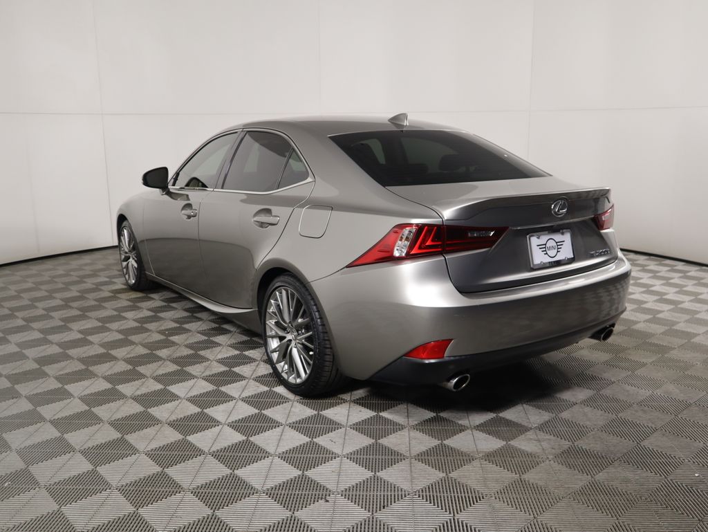 Thumbnail: 2016 Lexus IS - 7