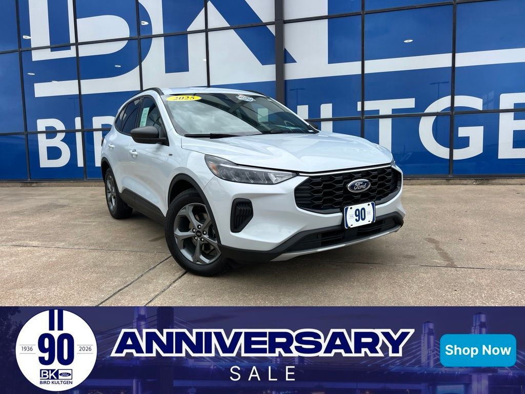  2025 Ford Escape Hybrid ST-Line FWD   