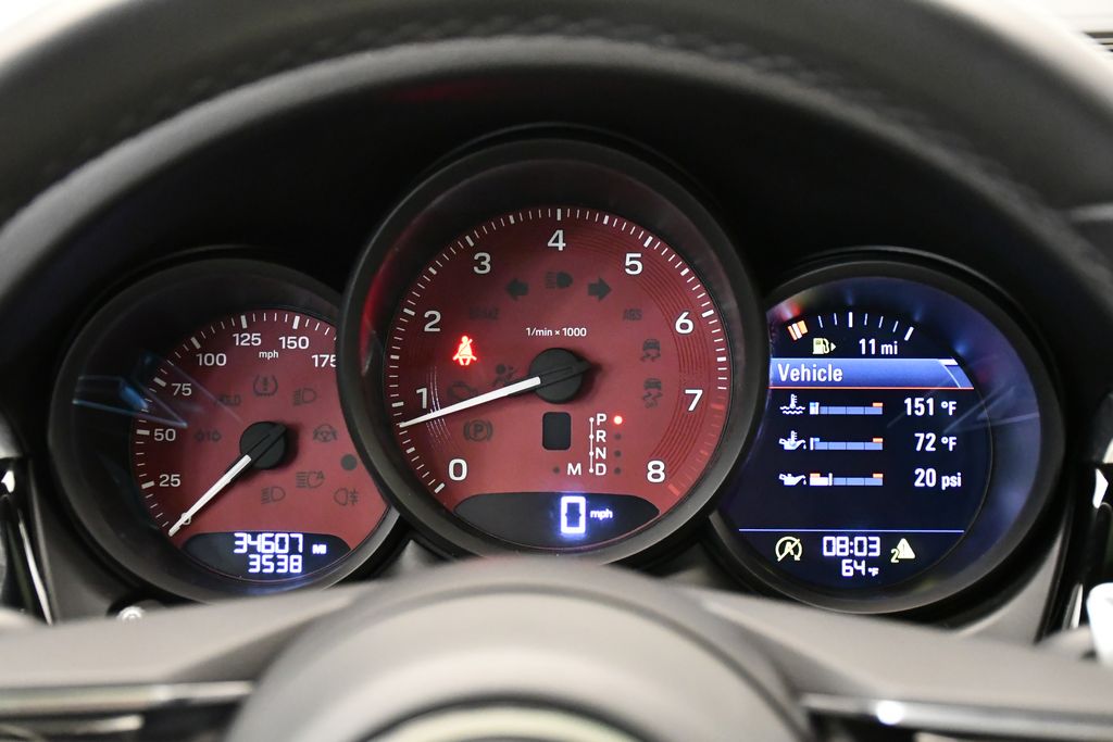 Thumbnail: 2023 Porsche Macan - 30